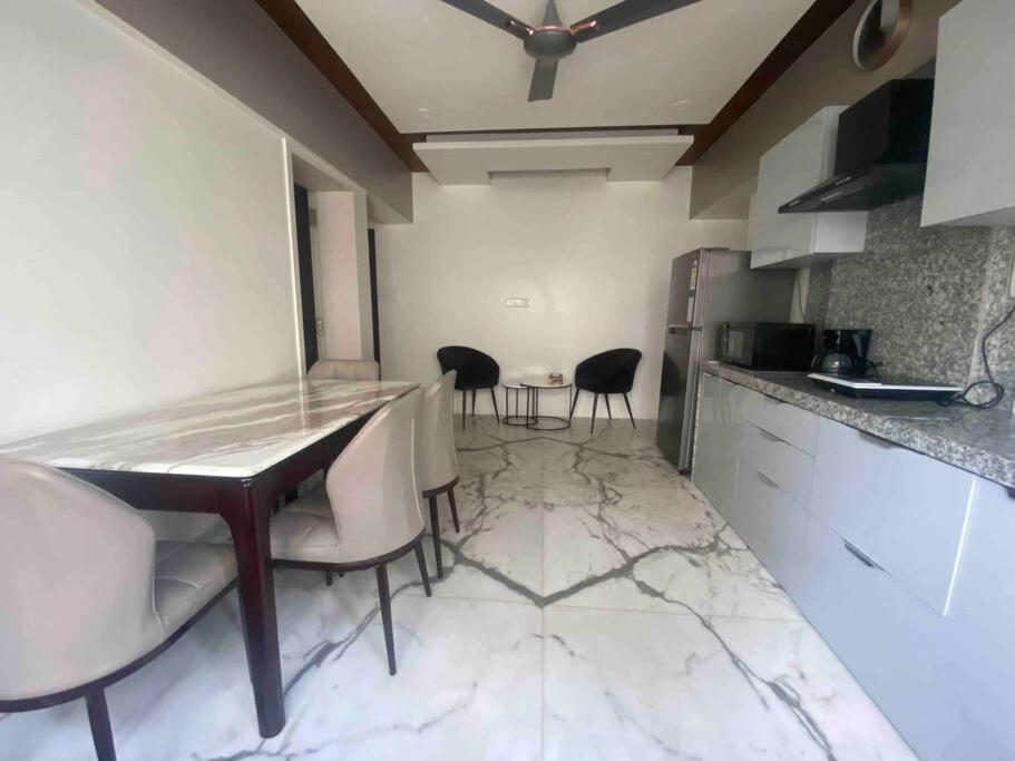 Bandra'S Prime Luxurious 2 Bhk Διαμέρισμα Βομβάη Εξωτερικό φωτογραφία